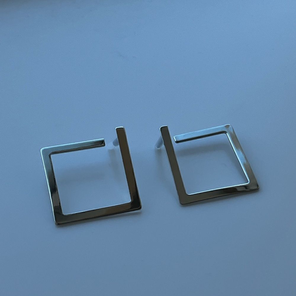 Geometric Design Cuff Hoop Earrings - Picture 3 of 7
